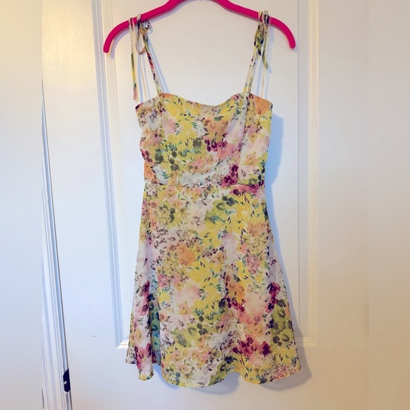 Full Tilt Yellow Spaghetti Strap Floral Sundress Size S - Picture 2 of 7